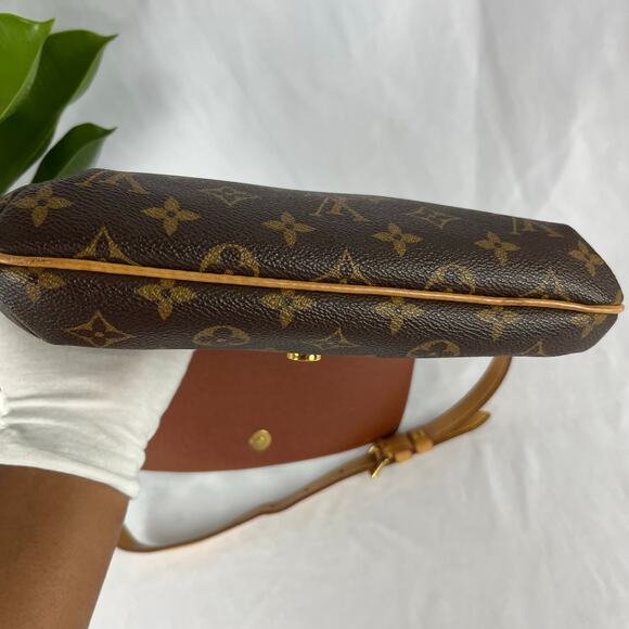 LOUIS VUITTON Musette Tango Adjustable Shoulder Strap Monogram Canvas W/COA - Picture 16 of 17